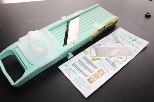 Benriner Vegetable mandoline Slicer slicer Universal vegetable cooker CBV04