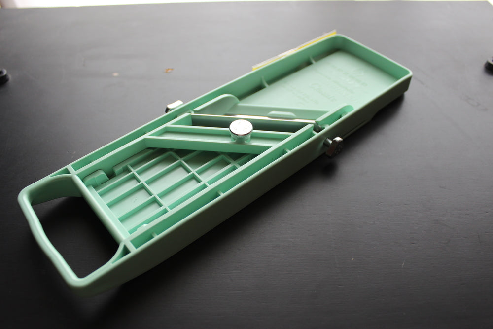 Benriner Vegetable mandoline Slicer slicer Universal vegetable cooker CBV04