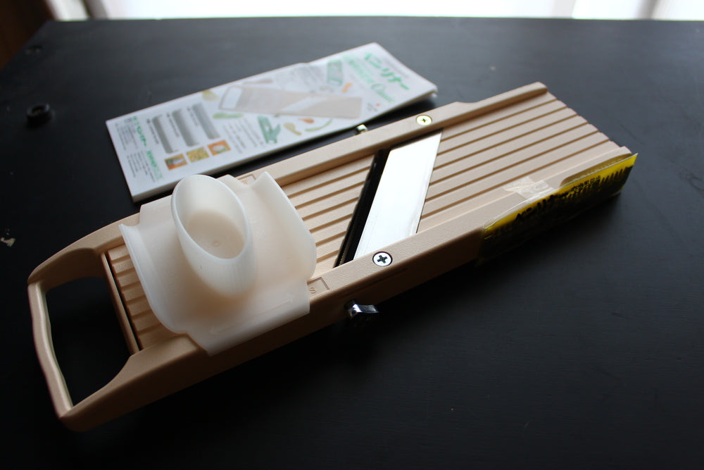 Benriner Vegetable mandoline Slicer slicer Universal vegetable cooker CBV04